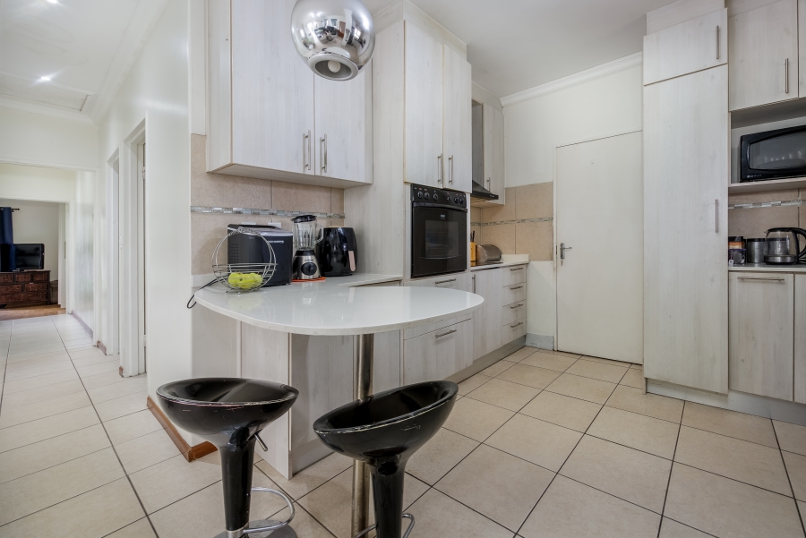 3 Bedroom Property for Sale in Jakarandas Western Cape